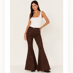 Shyanne Super Flare Paisley Bell Bottom Jeans Size 28, NWT